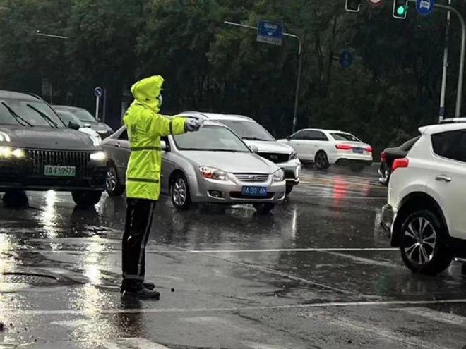 揭秘贵州安顺最新车祸背后的真相：警示市民安全出行的重要性