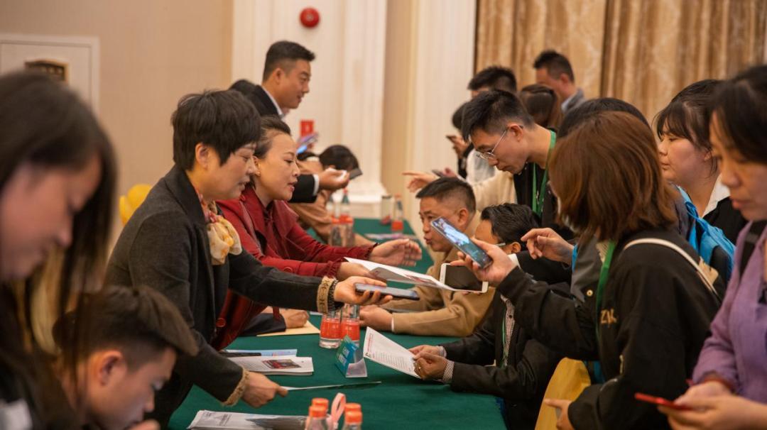 新奥资料免费精准期期准｜新奥资料精准免费期刊标准｜警惕背后的风险与挑战_R4.968